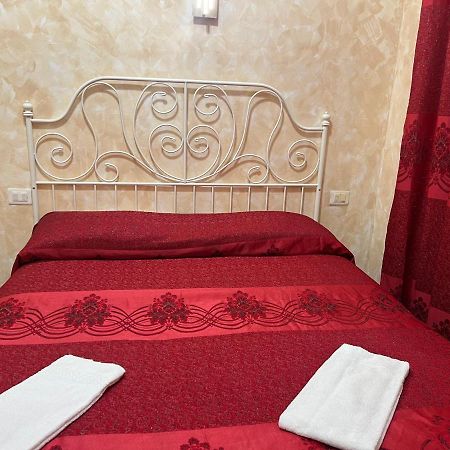Roma Guest House ภายนอก รูปภาพ