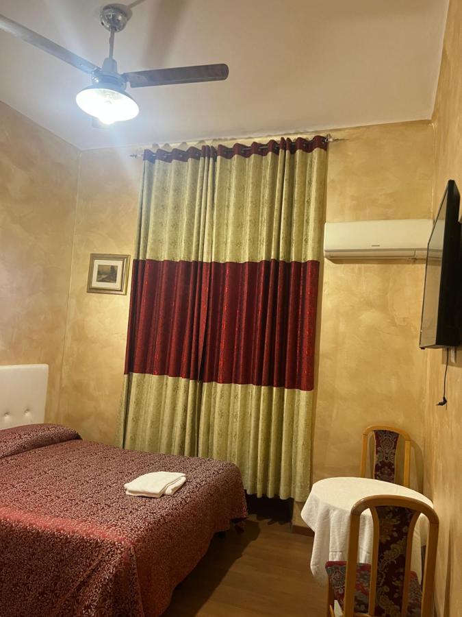 Roma Guest House ภายนอก รูปภาพ