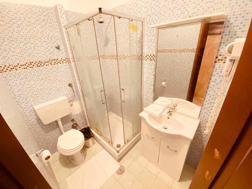 Roma Guest House ภายนอก รูปภาพ